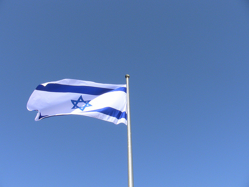 Israeli flag - Flickr - Tony Gil - http://www.flickr.com/photos/37808000@N03/5013940951/sizes/m/in/photostream/
